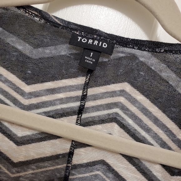 Torrid Chevron Print Hacci Knit Dolman Car… - Picture 3 of 7